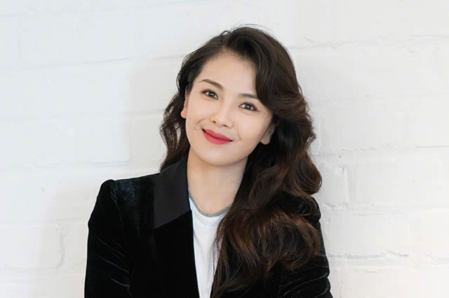 剛向阿曼達求婚，她就嫁給了認識才33天的李湘