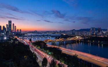 汽車早報｜特斯拉股價11月漲幅為近兩年最佳 現代汽車回應“排放超標在印度被罰”