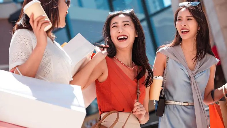 18歲單依純“撈金”背后：家境曝光后，才知道她為何急著賺錢