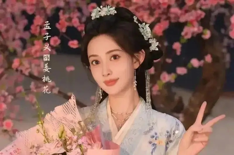 香港女星兒子血染床單，狂按虎口百余下止血，轉型從政月入7萬